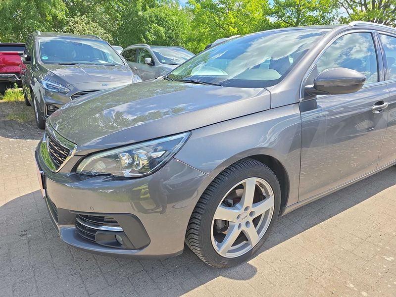 Peugeot 308 1.5 Blue-HDi Allure — zdjęcie 2