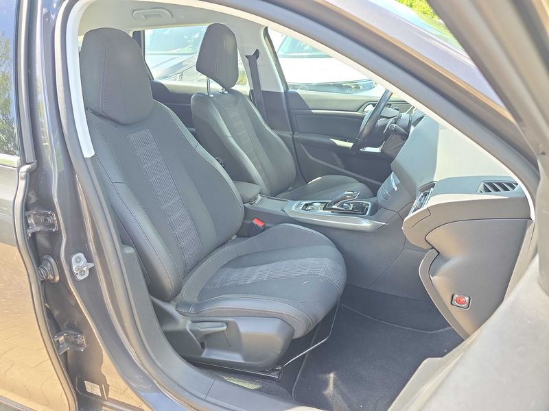 Peugeot 308 1.5 Blue-HDi Allure — zdjęcie 10