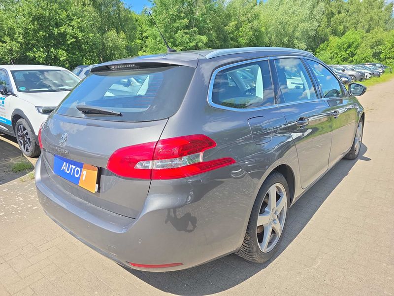 Peugeot 308 1.5 Blue-HDi Allure — zdjęcie 5