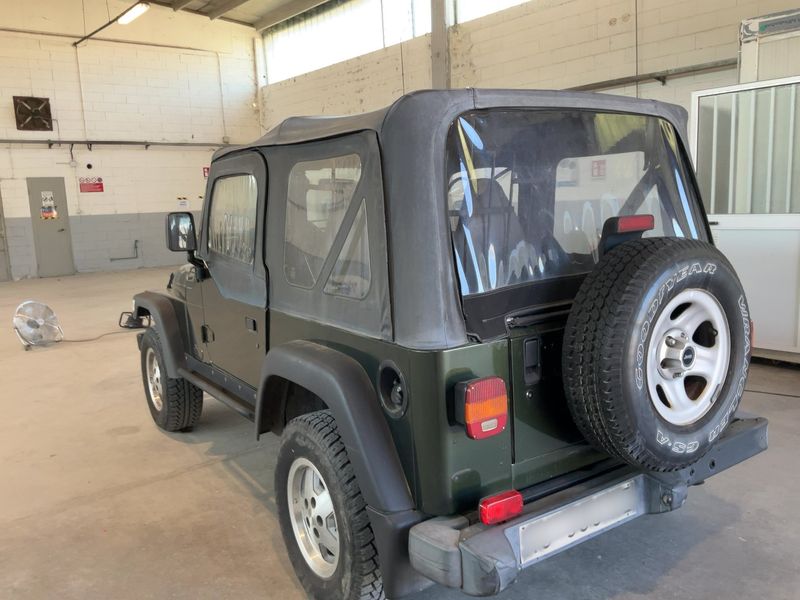 Jeep Wrangler 2.5 Sport — zdjęcie 3