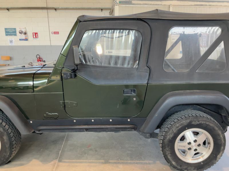 Jeep Wrangler 2.5 Sport — zdjęcie 4