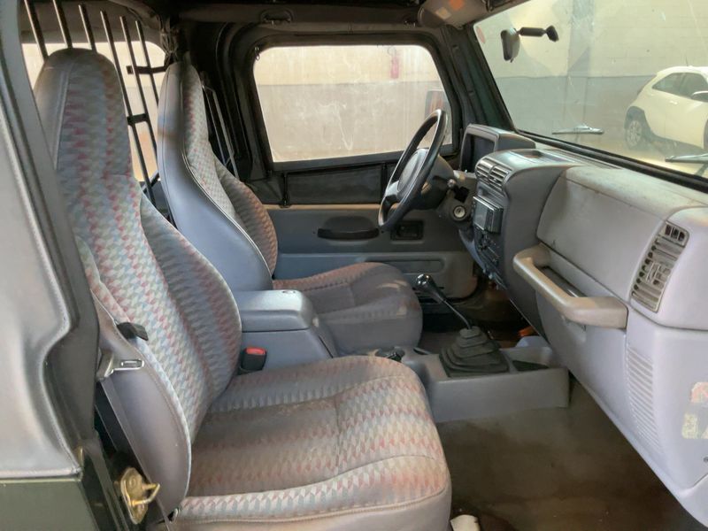 Jeep Wrangler 2.5 Sport — zdjęcie 11