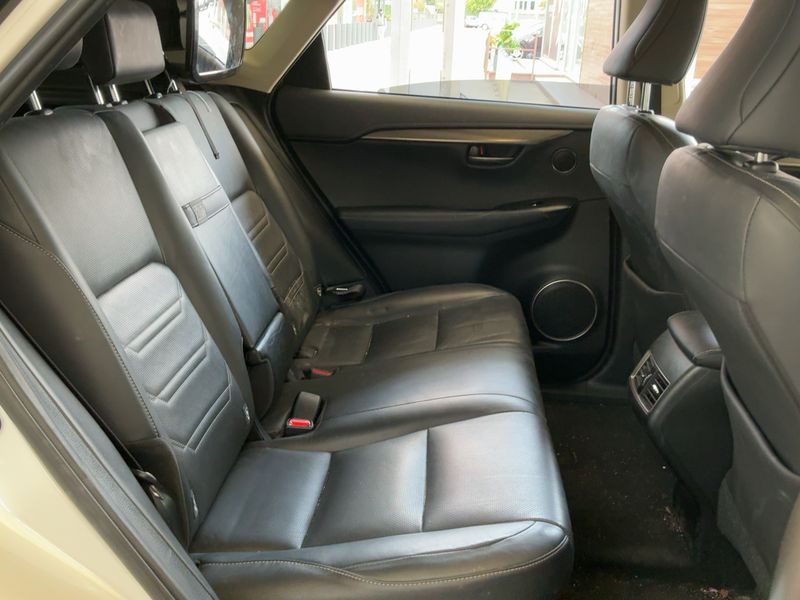 Lexus NX-Serie NX 300h E-Four Executive Line — zdjęcie 14