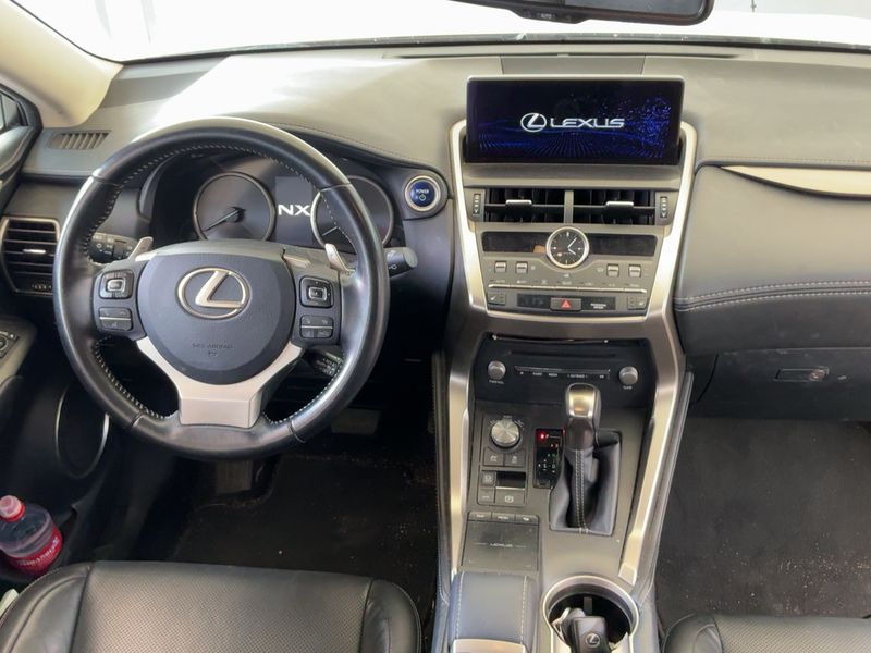 Lexus NX-Serie NX 300h E-Four Executive Line — zdjęcie 12