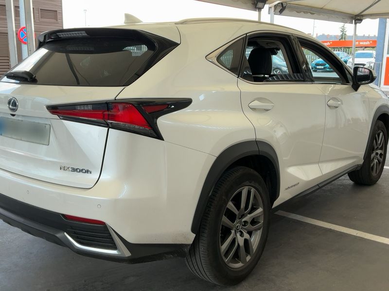 Lexus NX-Serie NX 300h E-Four Executive Line — zdjęcie 6