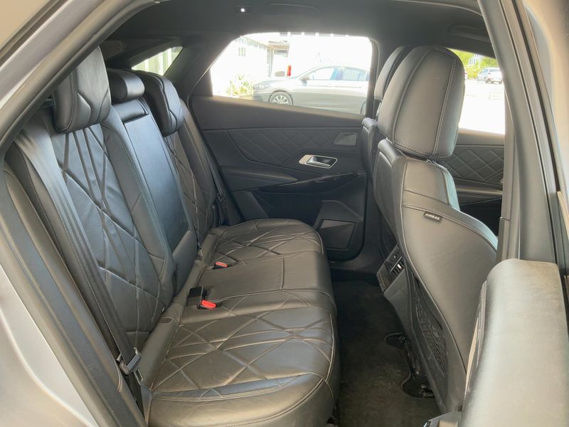 DS Automobiles DS7 Crossback 2.0 Blue-HDi GrandChic — zdjęcie 14