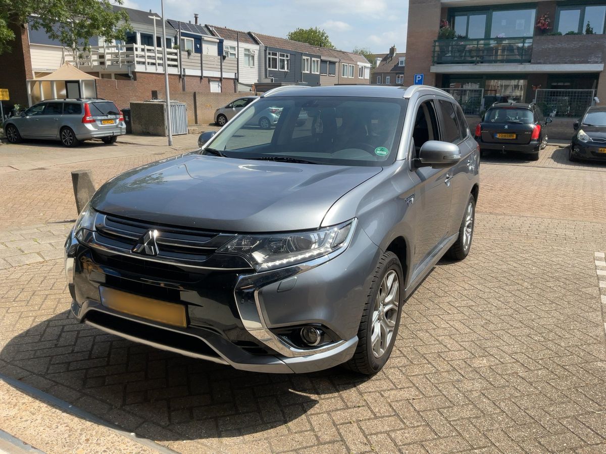 Mitsubishi Outlander 2016