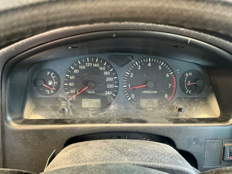 Toyota Avensis 1.6 — zdjęcie 4