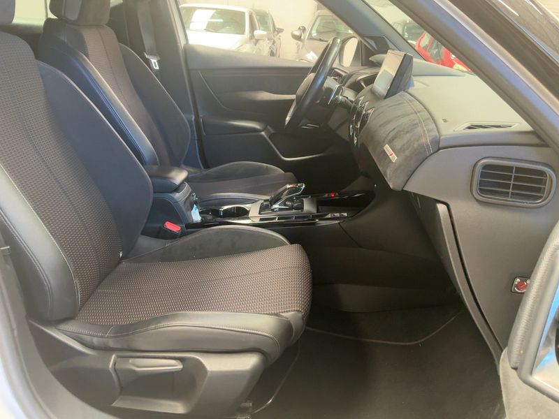 DS Automobiles DS3 Crossback 1.5 Blue-HDi Performance Line — zdjęcie 11
