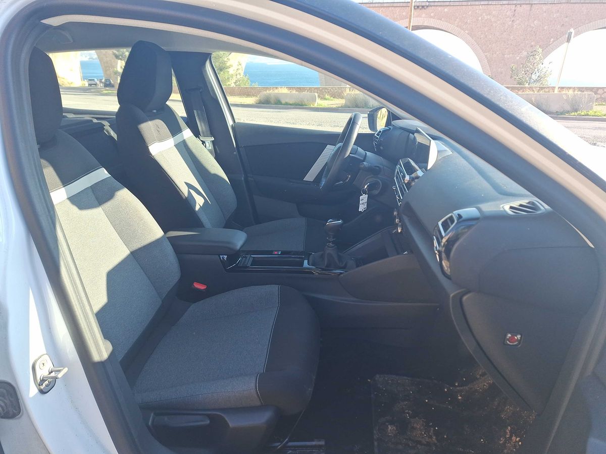 Citroen C4 2022 — photo 11