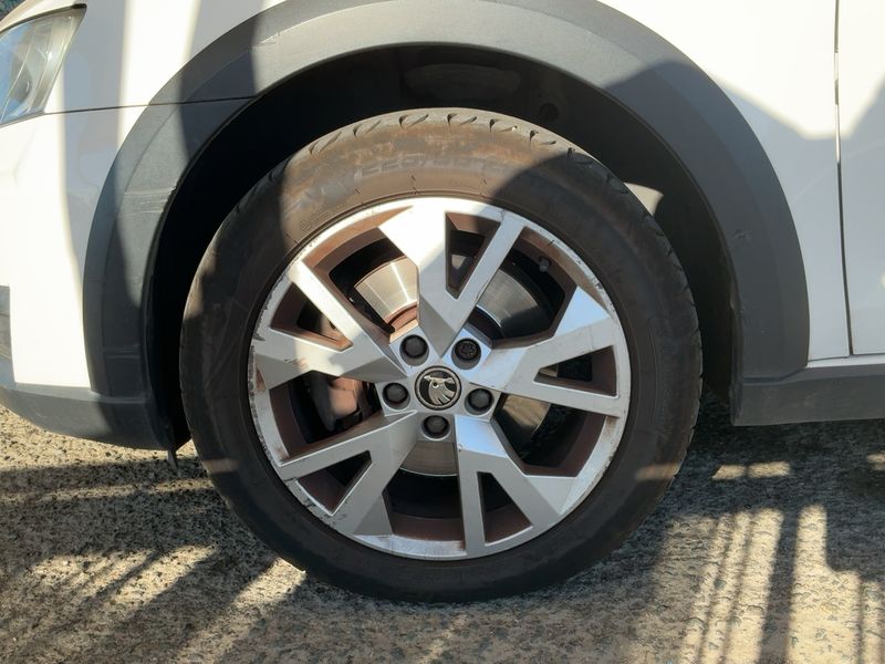 Skoda Octavia 2.0 TDI Scout 4x4 2015 – снимка 3