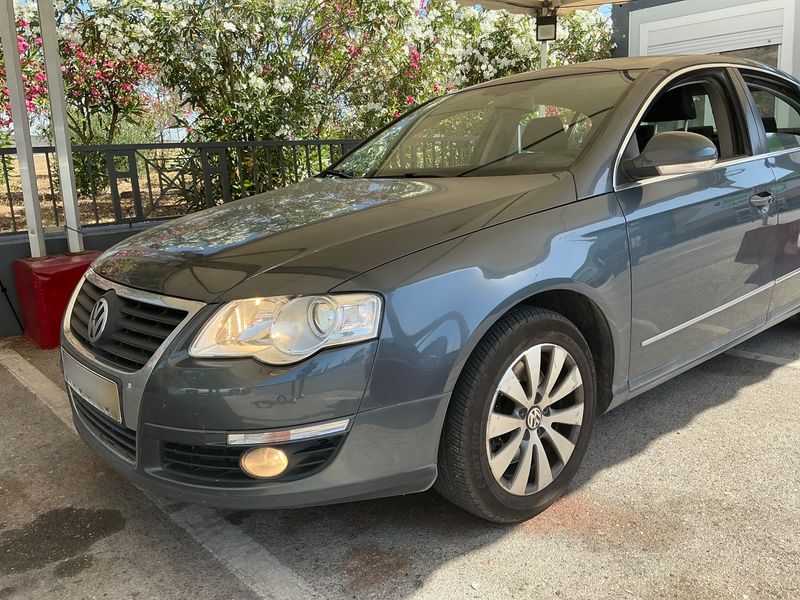 Volkswagen Passat 1.6 TDI Comfortline BlueMotion Tech 2010 – снимка 2