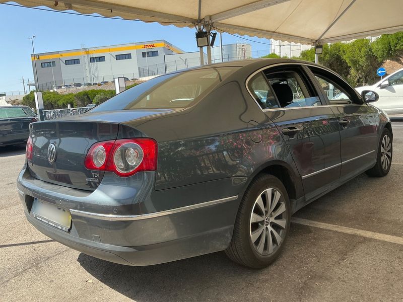 Volkswagen Passat 1.6 TDI Comfortline BlueMotion Tech 2010 – снимка 8