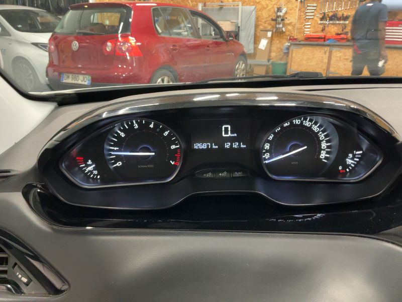 Peugeot 208 1.2 e-VTi Active 2017 – снимка 18