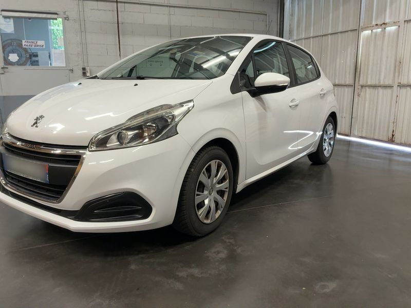 Peugeot 208 1.2 e-VTi Active 2017 – снимка 2