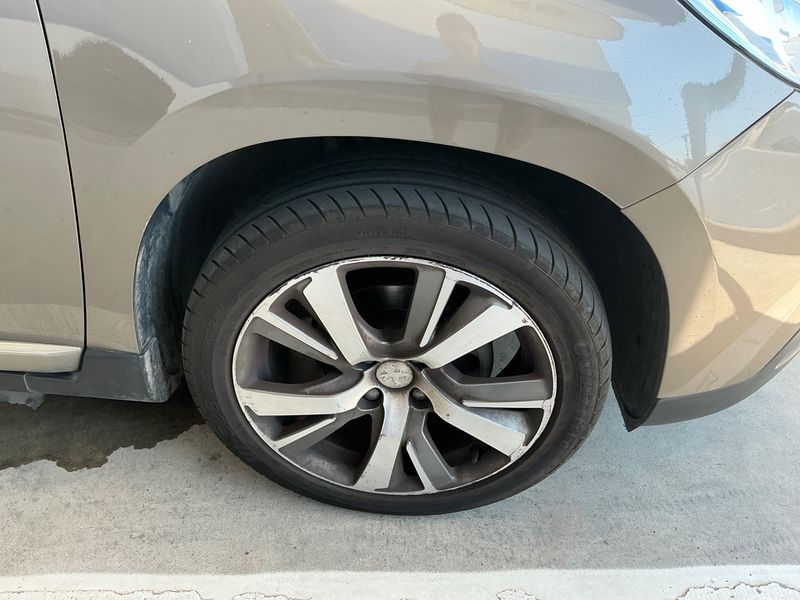 Peugeot 2008 1.6 Blue-HDi Allure 2015 – снимка 11
