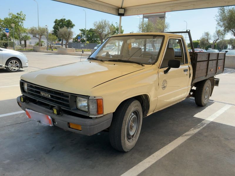 Hilux 2.4 Diesel Pritsche
