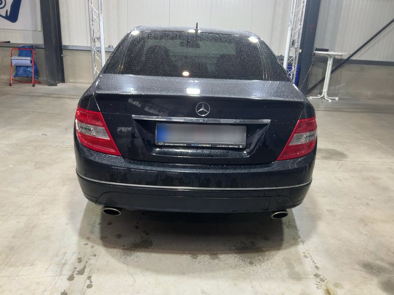 Mercedes-Benz C-Klasse C 350 CGI BlueEfficiency Avantgarde — zdjęcie 5