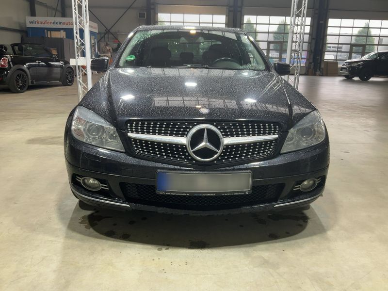 Mercedes-Benz C-Klasse C 350 CGI BlueEfficiency Avantgarde — zdjęcie 9
