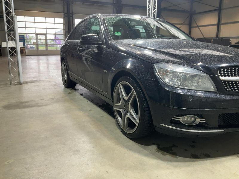Mercedes-Benz C-Klasse C 350 CGI BlueEfficiency Avantgarde — zdjęcie 8