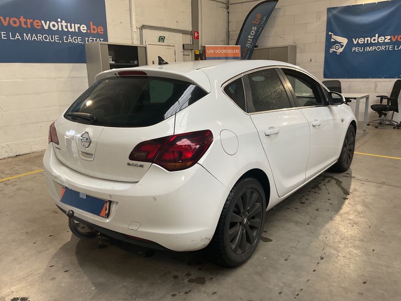 Opel Astra 1.7 CDTI Innovation — zdjęcie 2