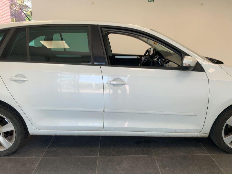 Skoda Rapid Spaceback 1.4 TDI Ambition — zdjęcie 7