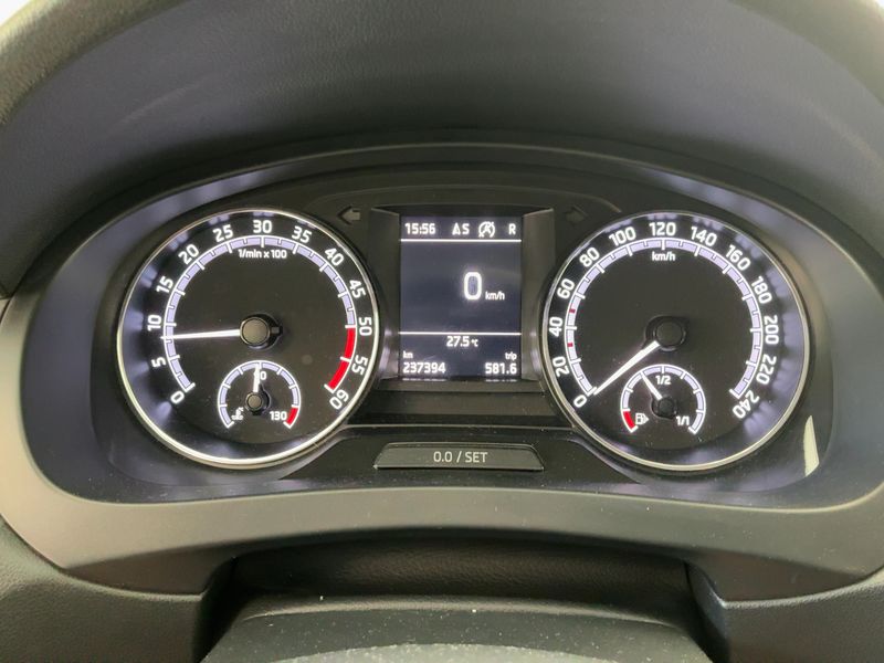 Skoda Rapid Spaceback 1.4 TDI Ambition — zdjęcie 13