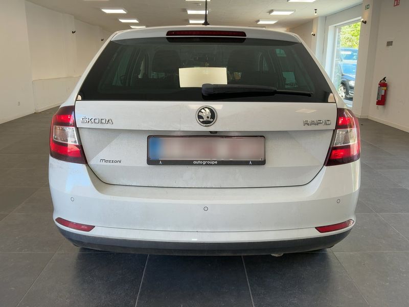 Skoda Rapid Spaceback 1.4 TDI Ambition — zdjęcie 5