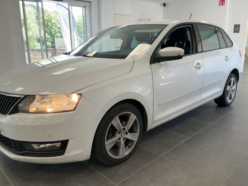 Skoda Rapid Spaceback 1.4 TDI Ambition — zdjęcie 2