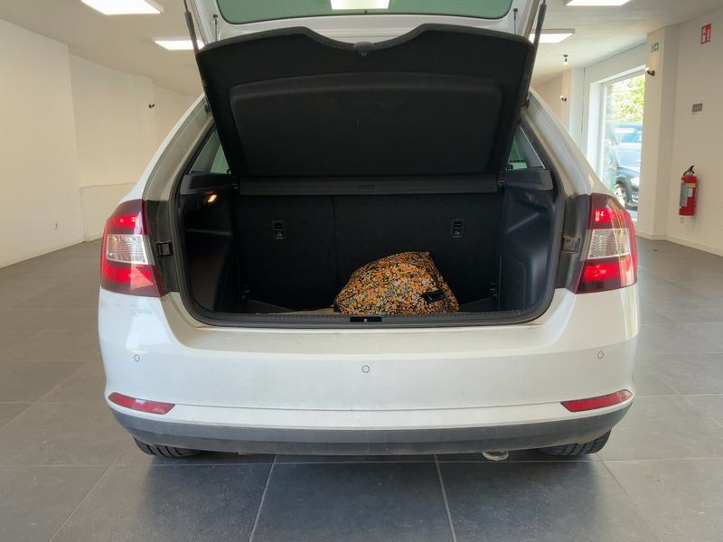 Skoda Rapid Spaceback 1.4 TDI Ambition — zdjęcie 10
