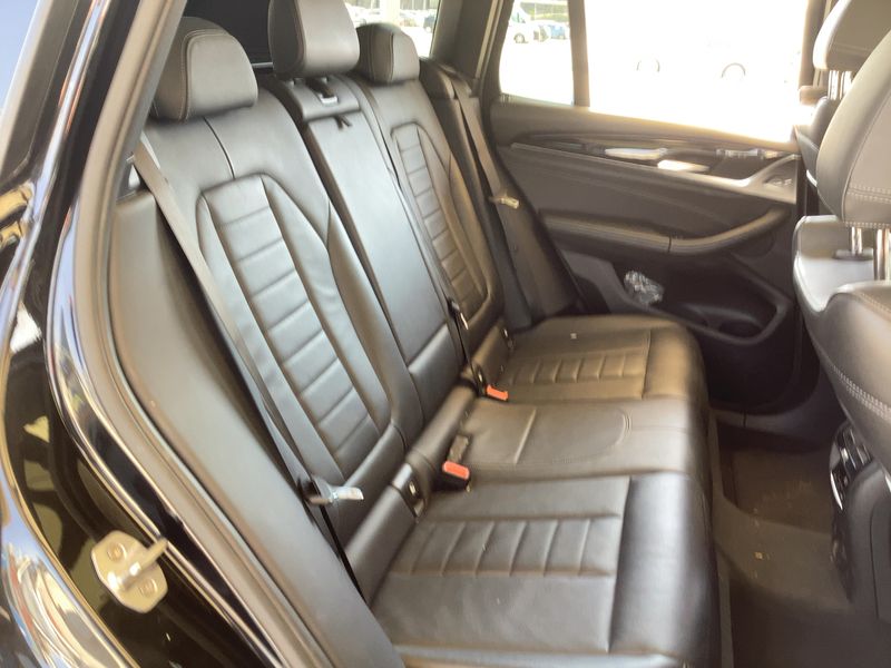BMW X3 sDrive 18d — zdjęcie 14