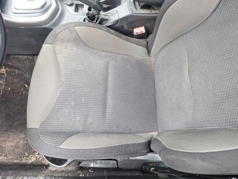 Peugeot 308 1.6 HDi Premium 2011 – снимка 73