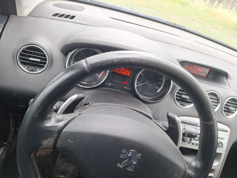Peugeot 308 1.6 HDi Premium 2011 – снимка 75