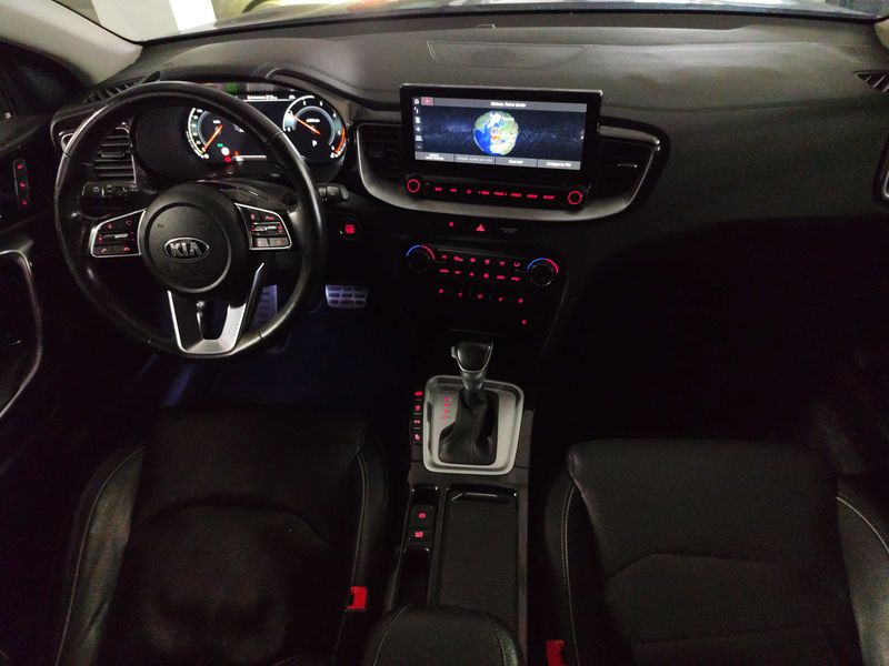 Kia XCeed 1.6 CRDi Mild-Hybrid Emotion — zdjęcie 11