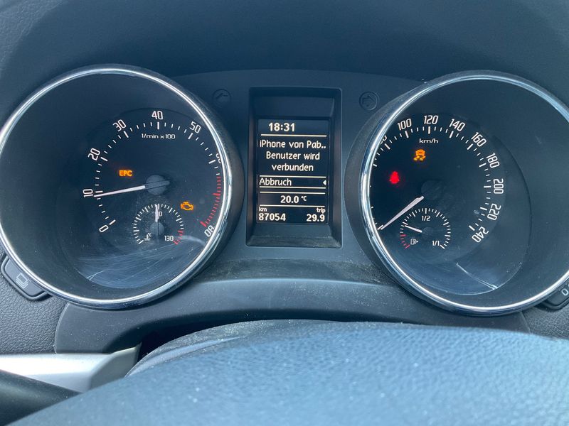 Skoda Yeti 1.2 TSI Ambition — zdjęcie 13
