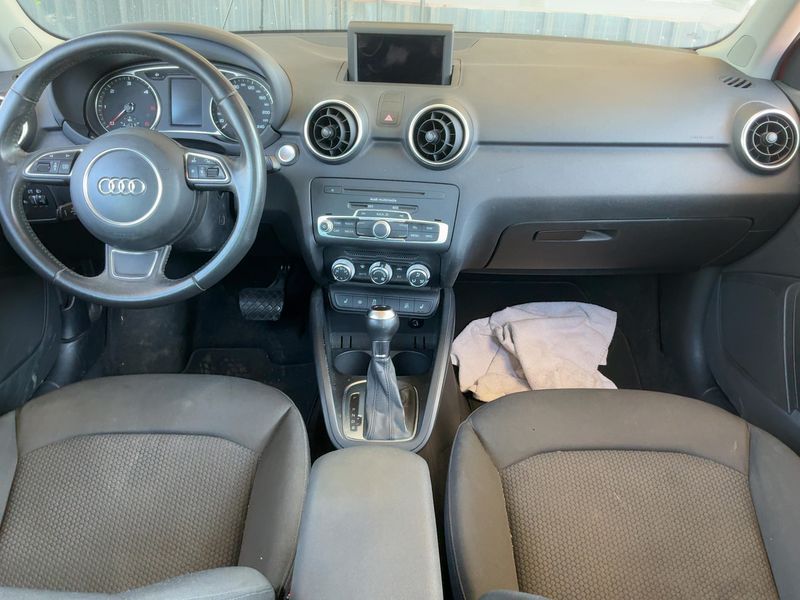 Audi A1 Sportback 1.6 TDI Attraction 2013 – снимка 17
