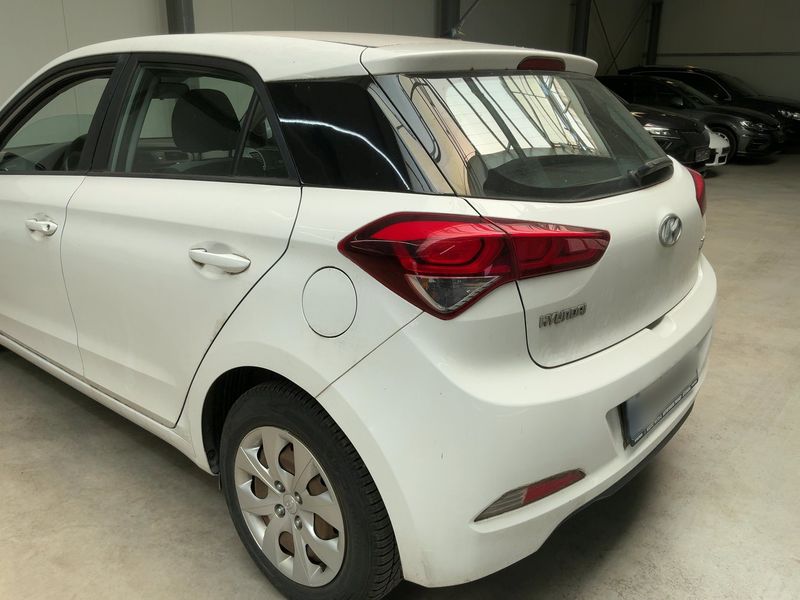 Hyundai i20 1.2 Classic — zdjęcie 3