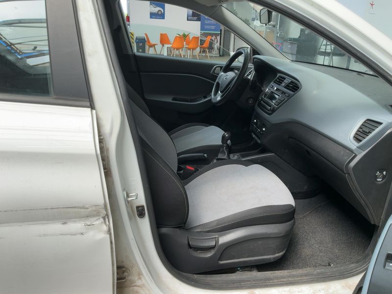 Hyundai i20 1.2 Classic — zdjęcie 11