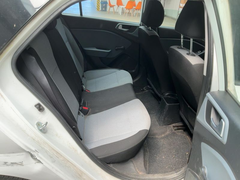 Hyundai i20 1.2 Classic — zdjęcie 14