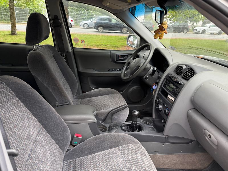 Hyundai Santa Fe 2.4 GLS — zdjęcie 17