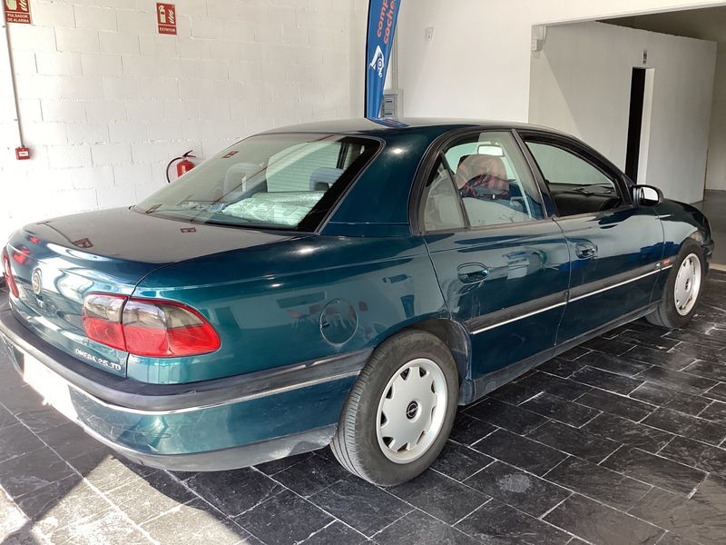 Opel Omega 2.5 Turbodiesel Basis — zdjęcie 2