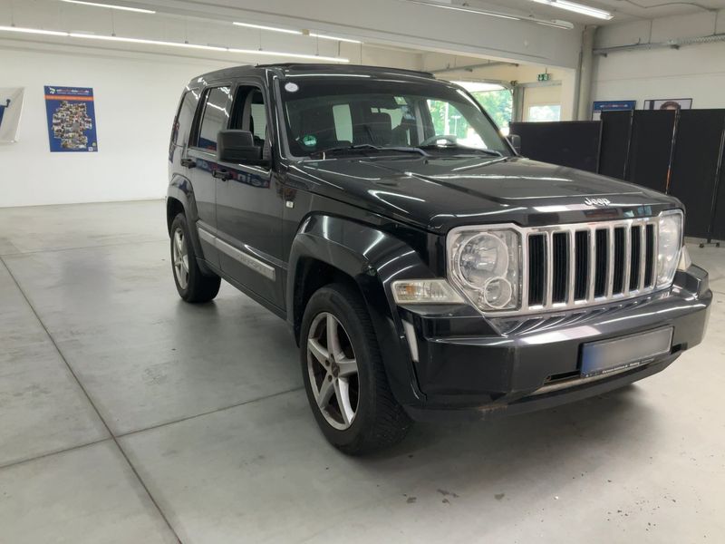 Jeep Cherokee 2.8 CRD Limited Exclusive — zdjęcie 8