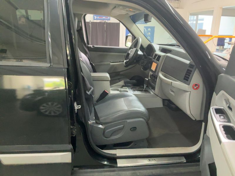 Jeep Cherokee 2.8 CRD Limited Exclusive — zdjęcie 11
