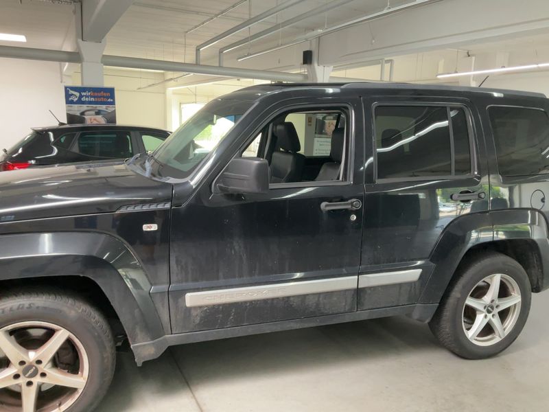 Jeep Cherokee 2.8 CRD Limited Exclusive — zdjęcie 4