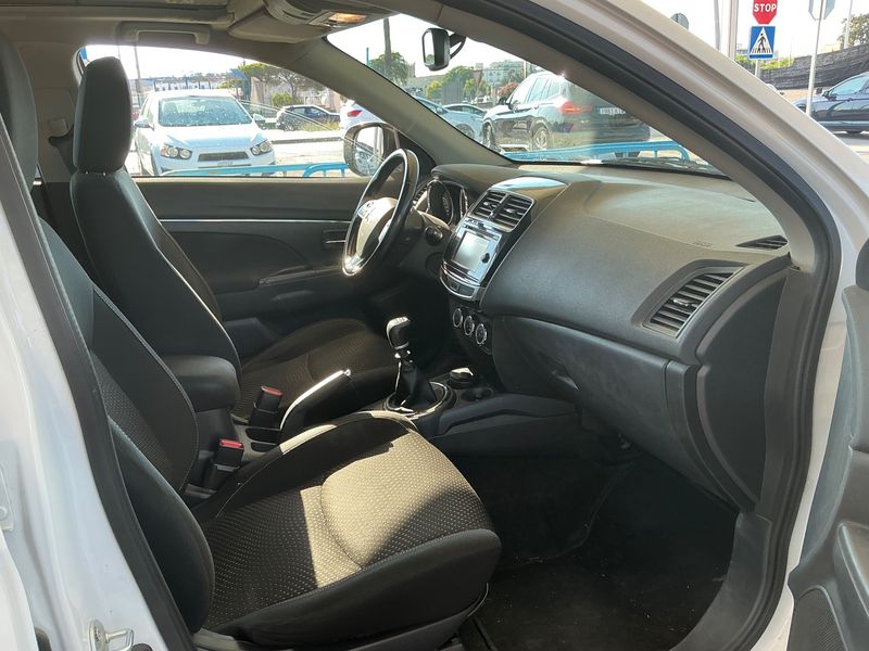 Mitsubishi ASX 1.6 DI-D Motion 2WD — zdjęcie 11