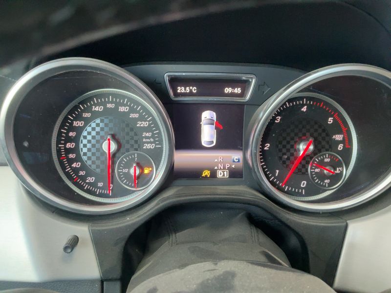 Mercedes-Benz GLE-Klasse GLE 350 d 4Matic AMG Line — zdjęcie 13