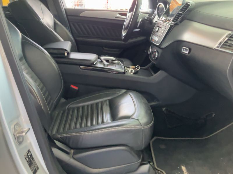 Mercedes-Benz GLE-Klasse GLE 350 d 4Matic AMG Line — zdjęcie 11
