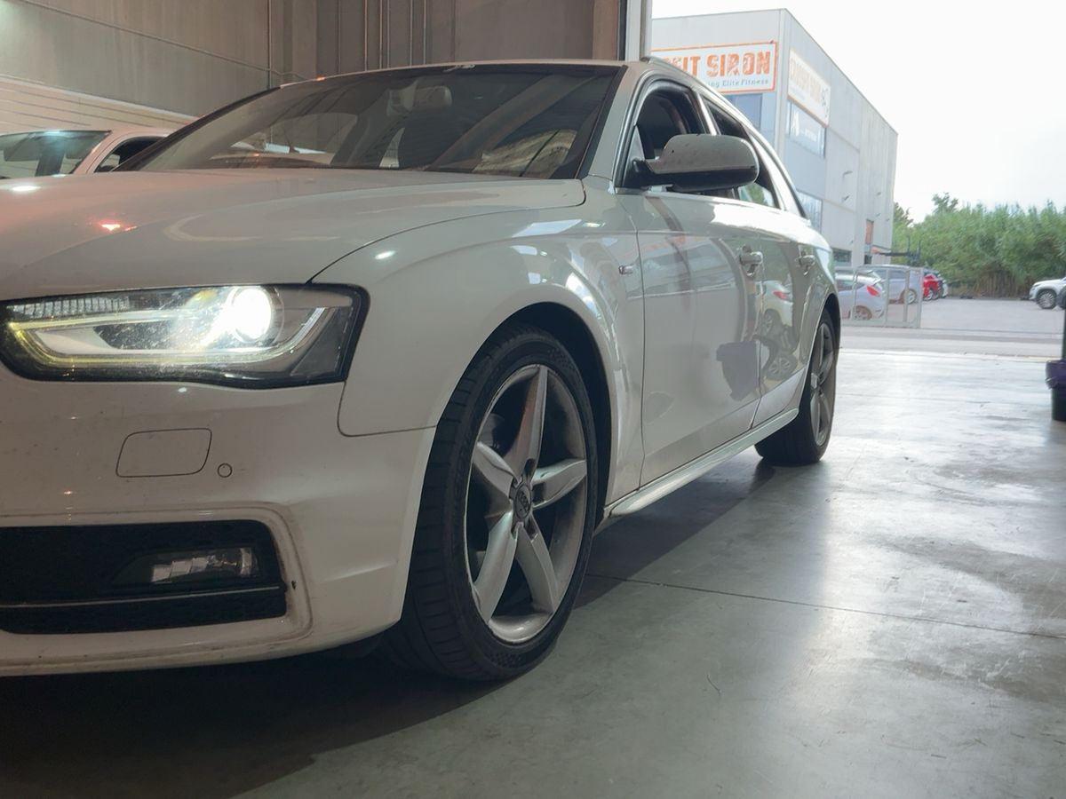 Audi A4 2.0 TDI Attraction