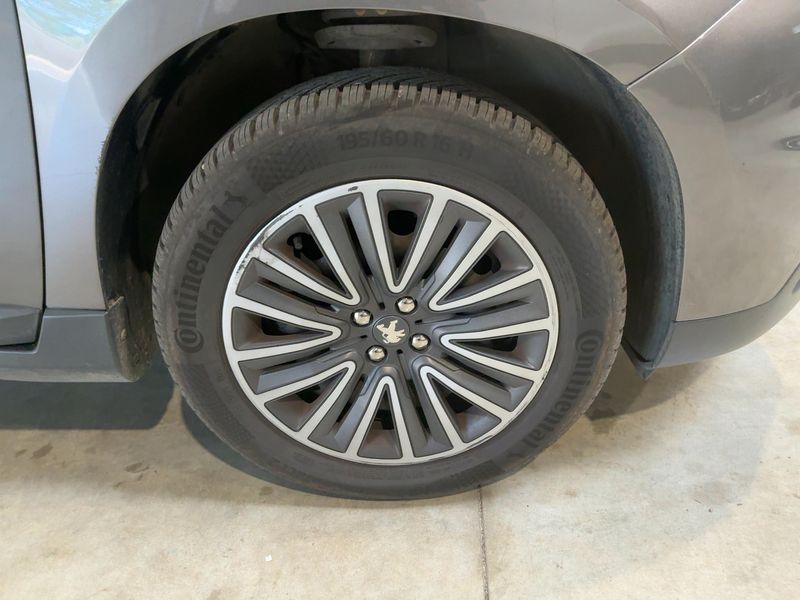 Peugeot 2008 1.5 Blue-HDi Active 2019 – снимка 11