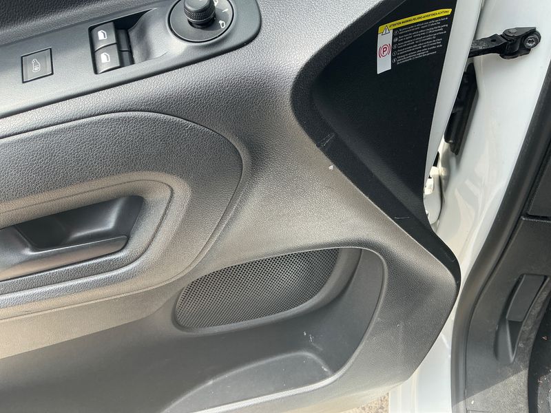 Citroen Berlingo 1.5 Blue-HDi Control XL 2021 – снимка 30
